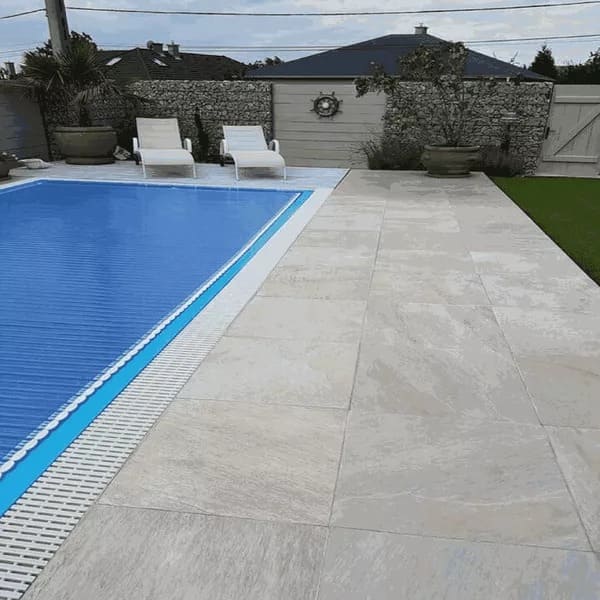 Projeto piscina com pedra natural